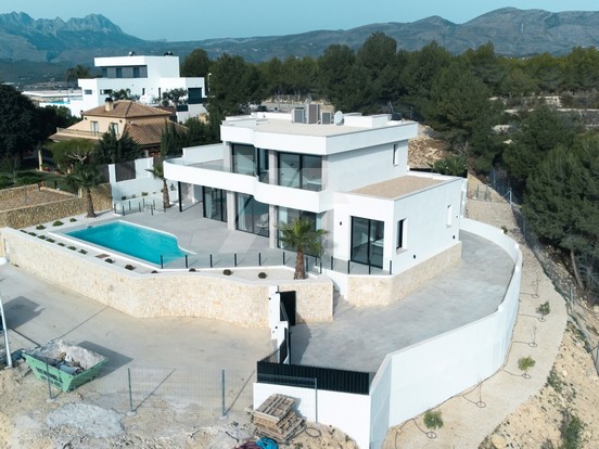 Villa con vistas  al mar en venta en Calpe, Costa Blanca.